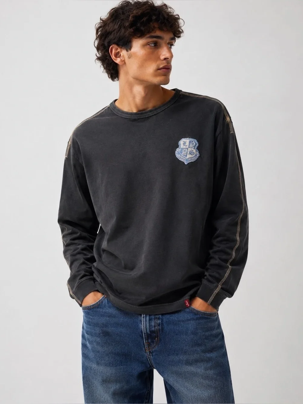Levi’s Red Tab Men’s Black Long Sleeve Graphic Sweatshirt - Size M